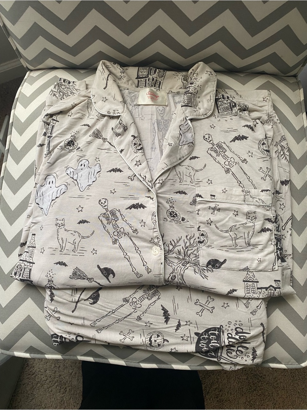 Women's Gray Halloween Skeleton Print Pajama Set